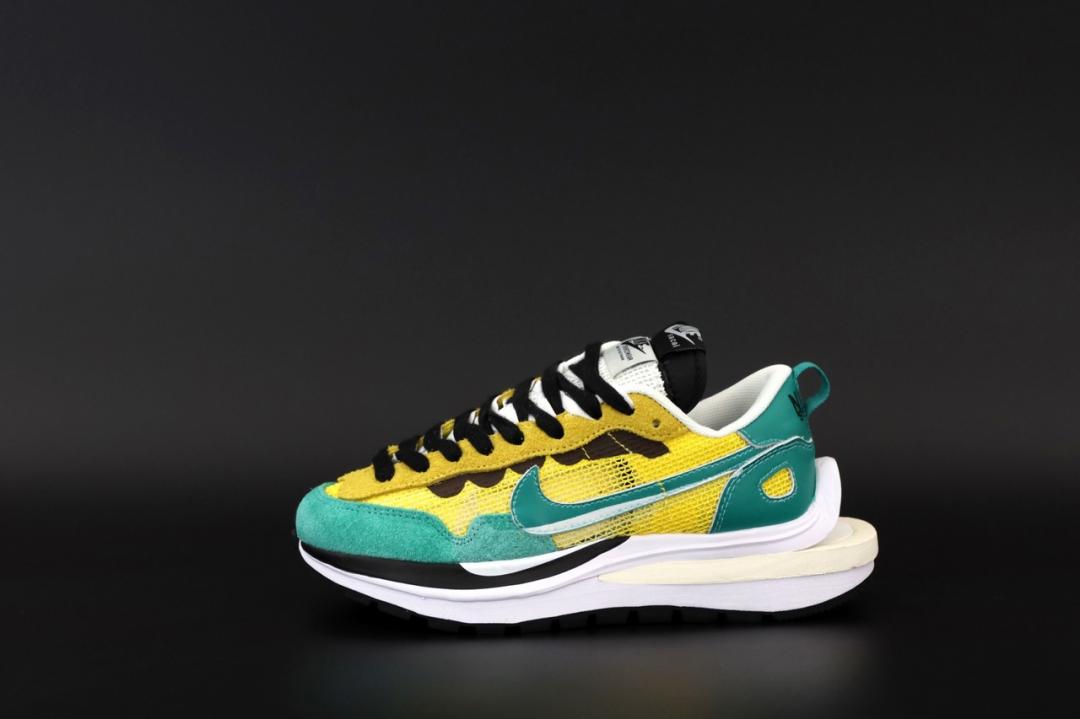 Nike VaporWaffle x Sacai Green