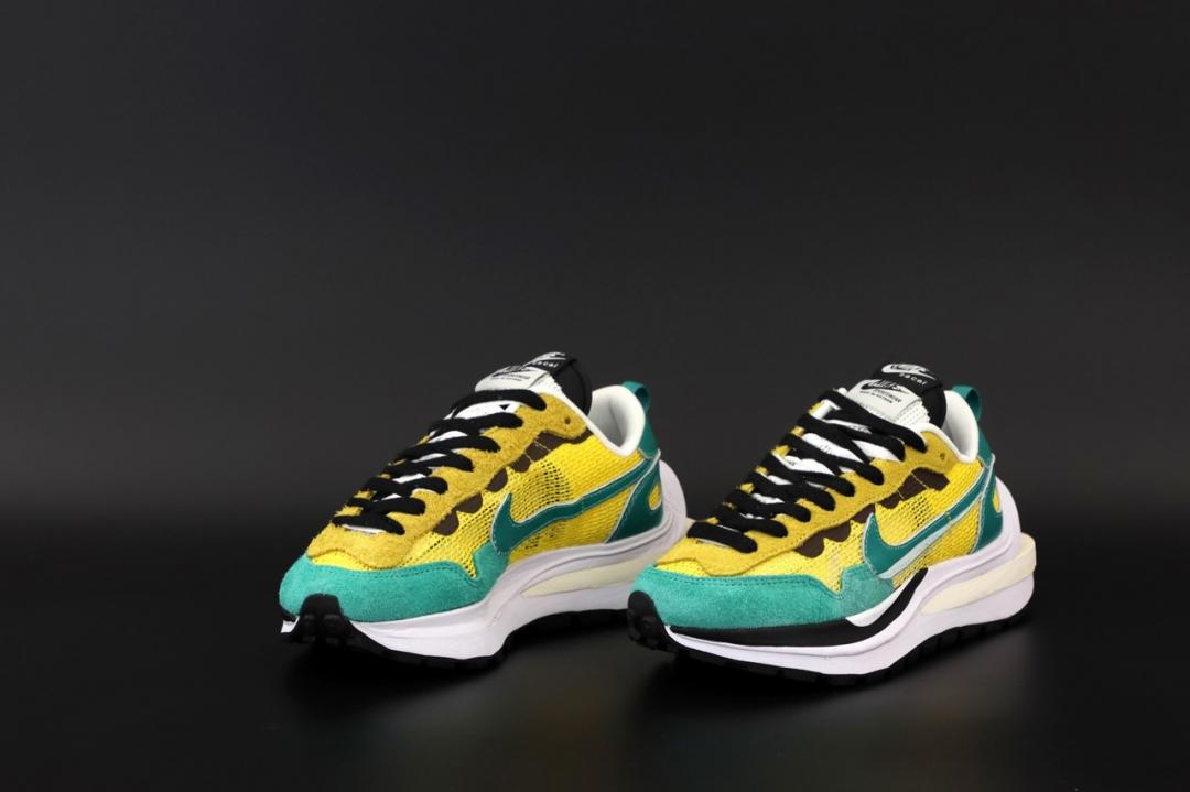 Nike VaporWaffle x Sacai Green