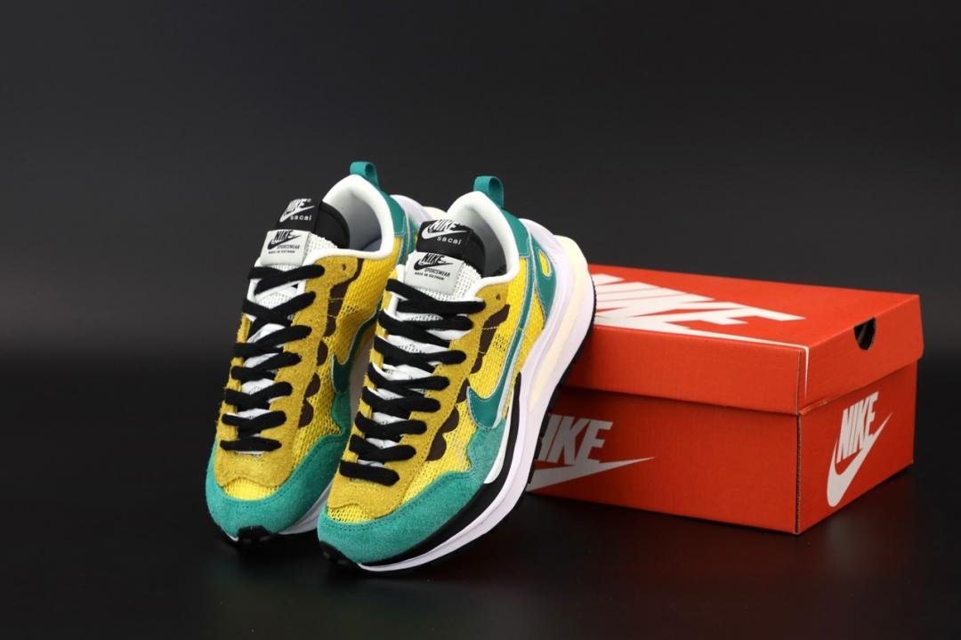 Nike VaporWaffle x Sacai Green