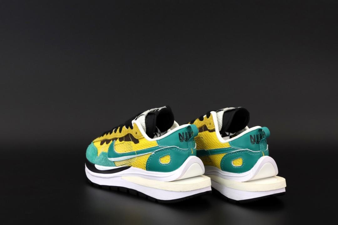 Nike VaporWaffle x Sacai Green