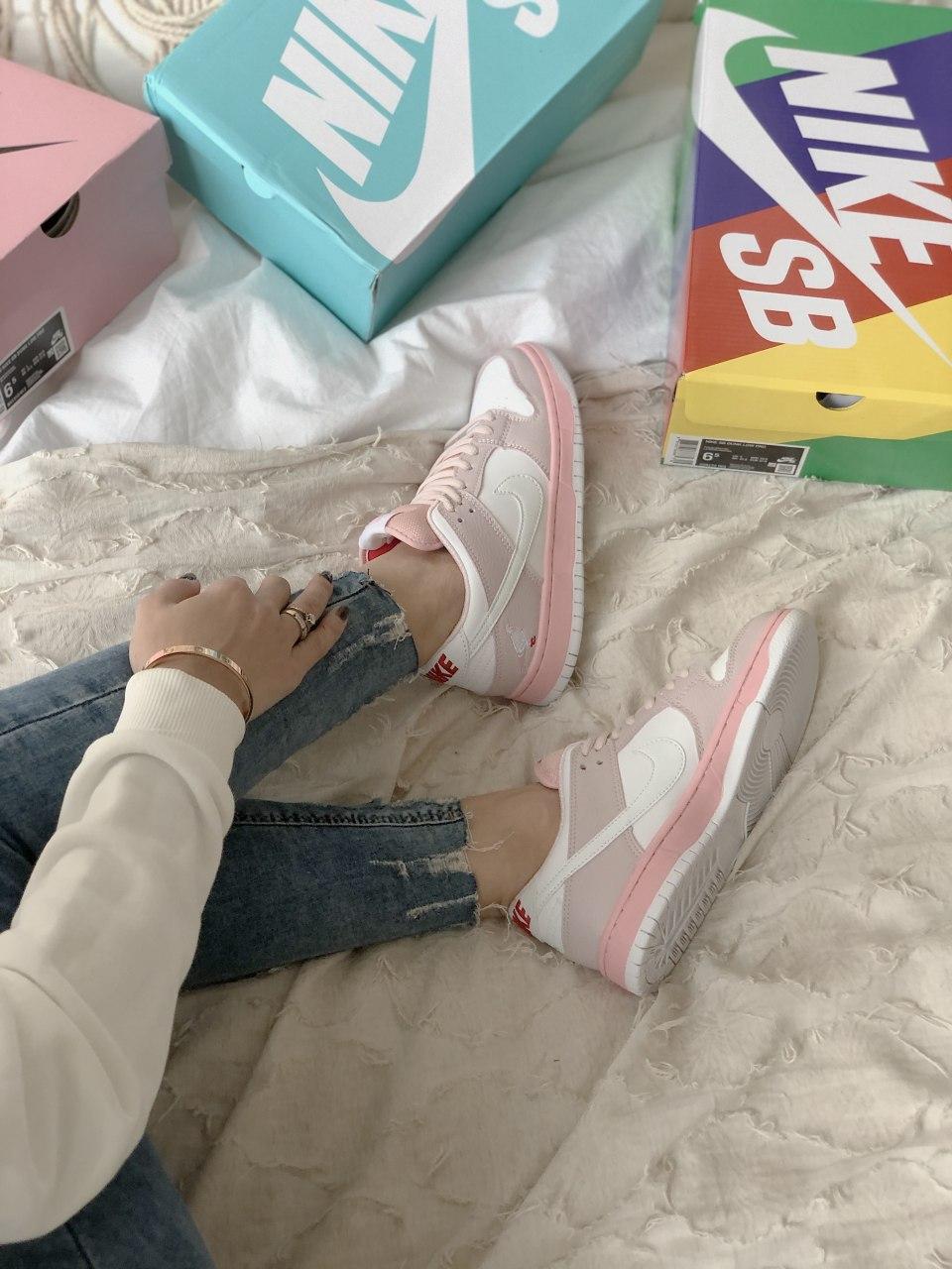 Nike SB Dunk Low Pink Bird