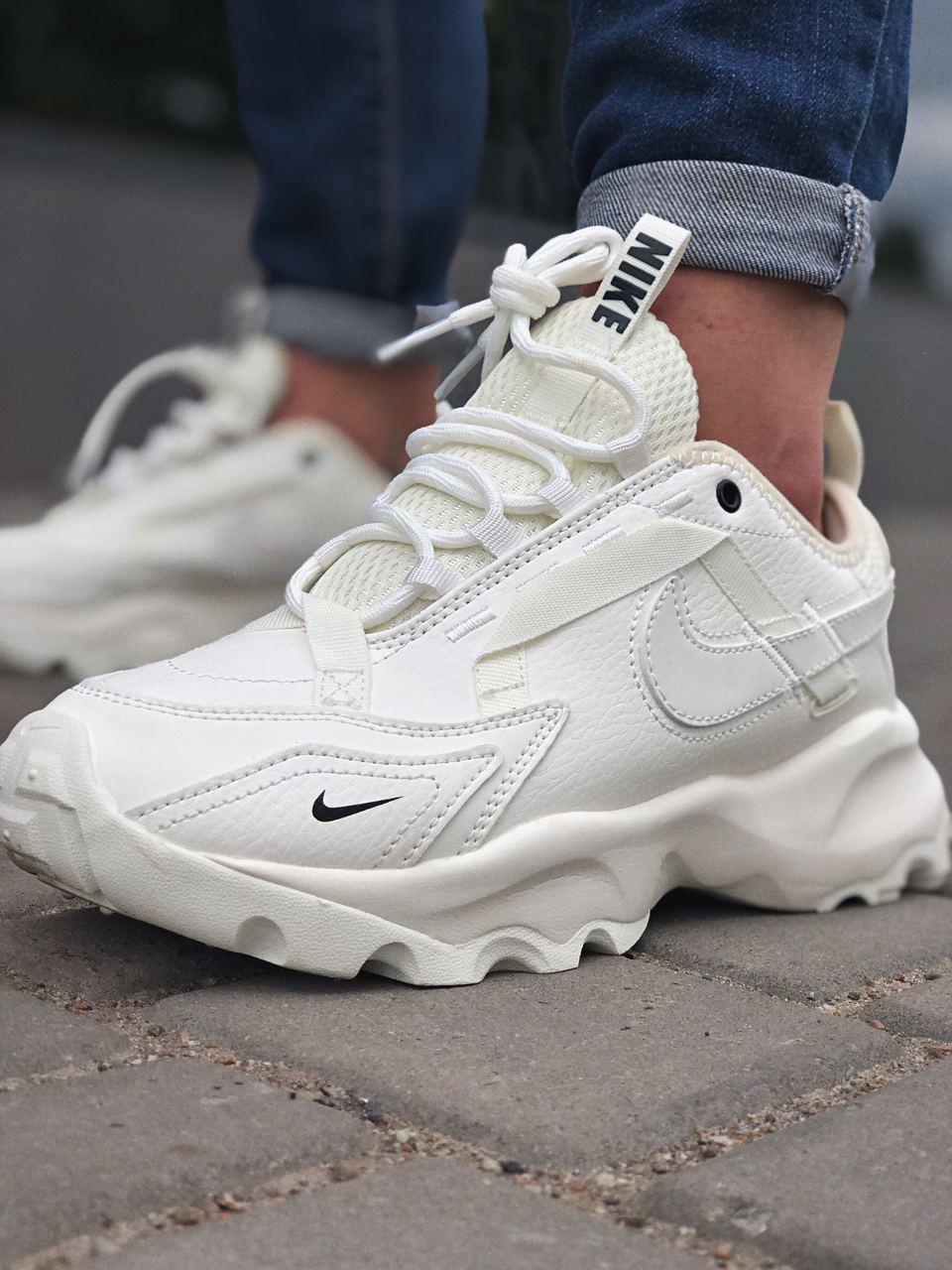 Nike TC 7900 White