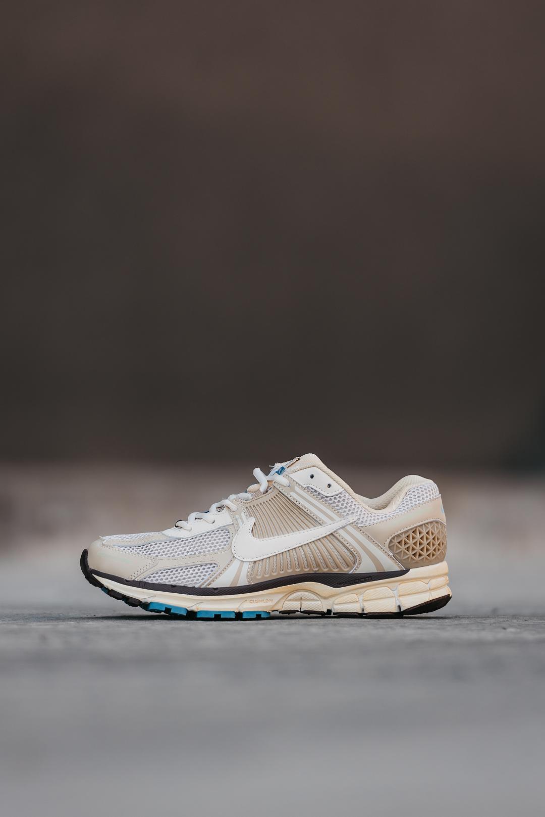 Nike Zoom Vomero 5 Beige