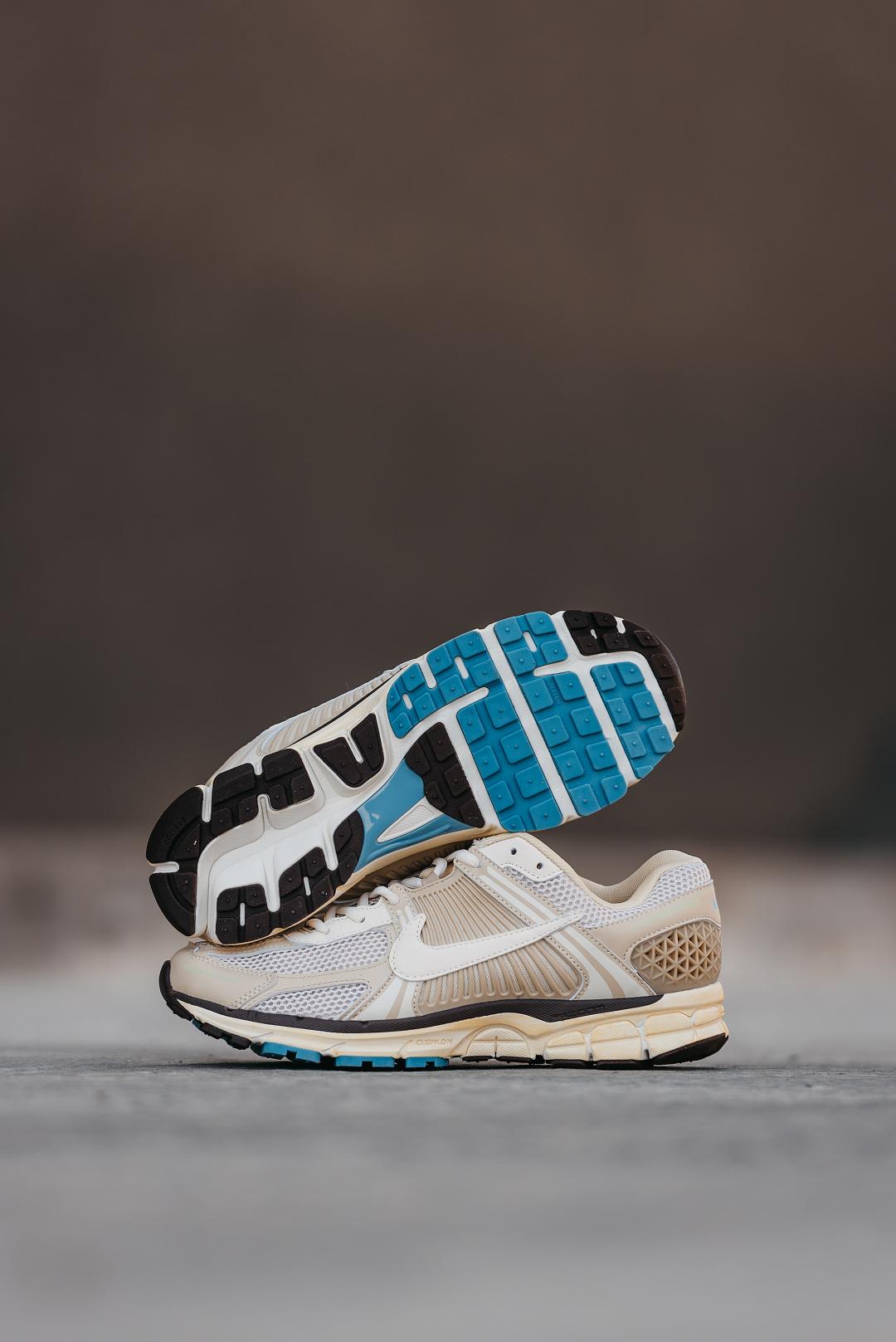 Nike Zoom Vomero 5 Beige