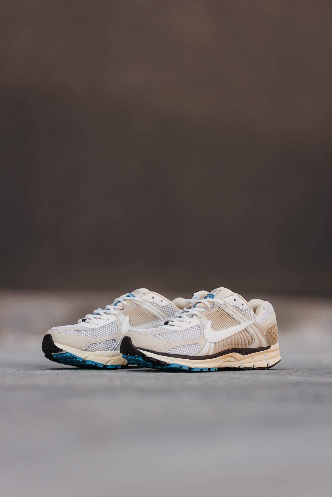 Nike Zoom Vomero 5 Beige