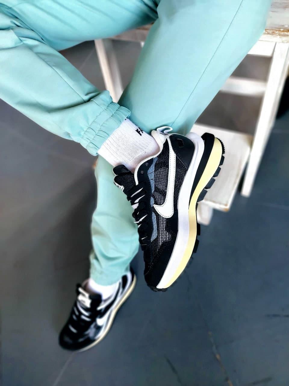 Nike VaporWaffle x Sacai Black White