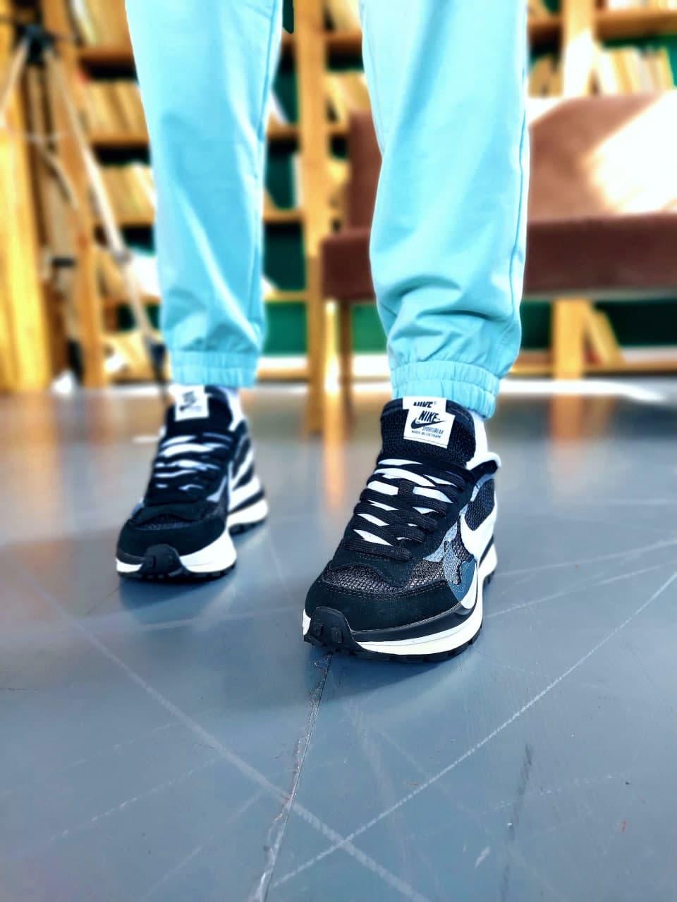 Nike VaporWaffle x Sacai Black White