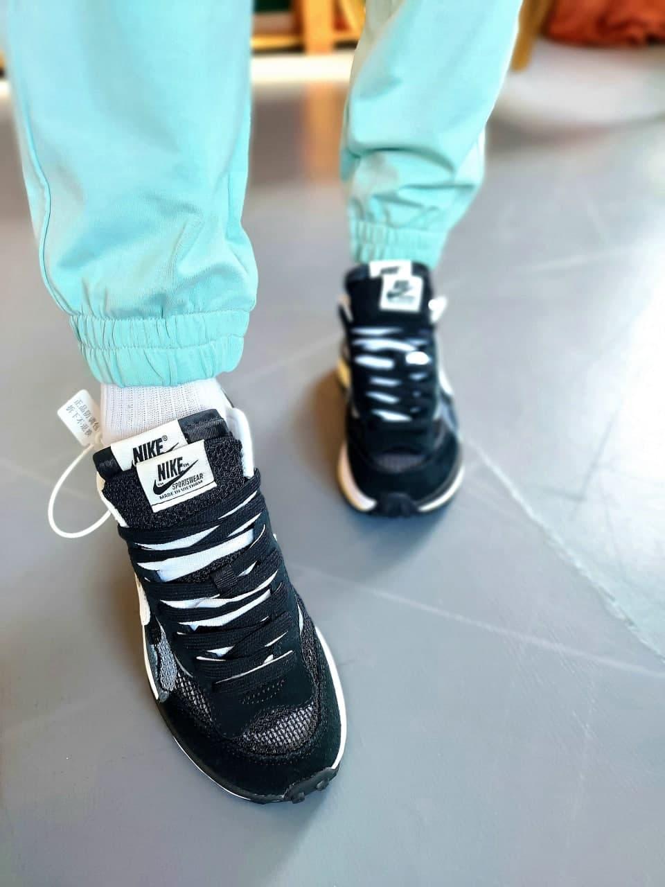 Nike VaporWaffle x Sacai Black White
