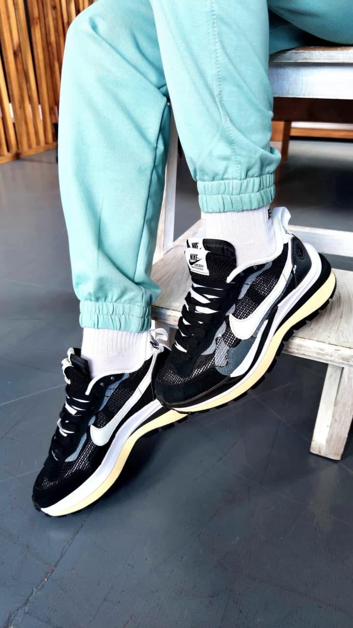 Nike VaporWaffle x Sacai Black White