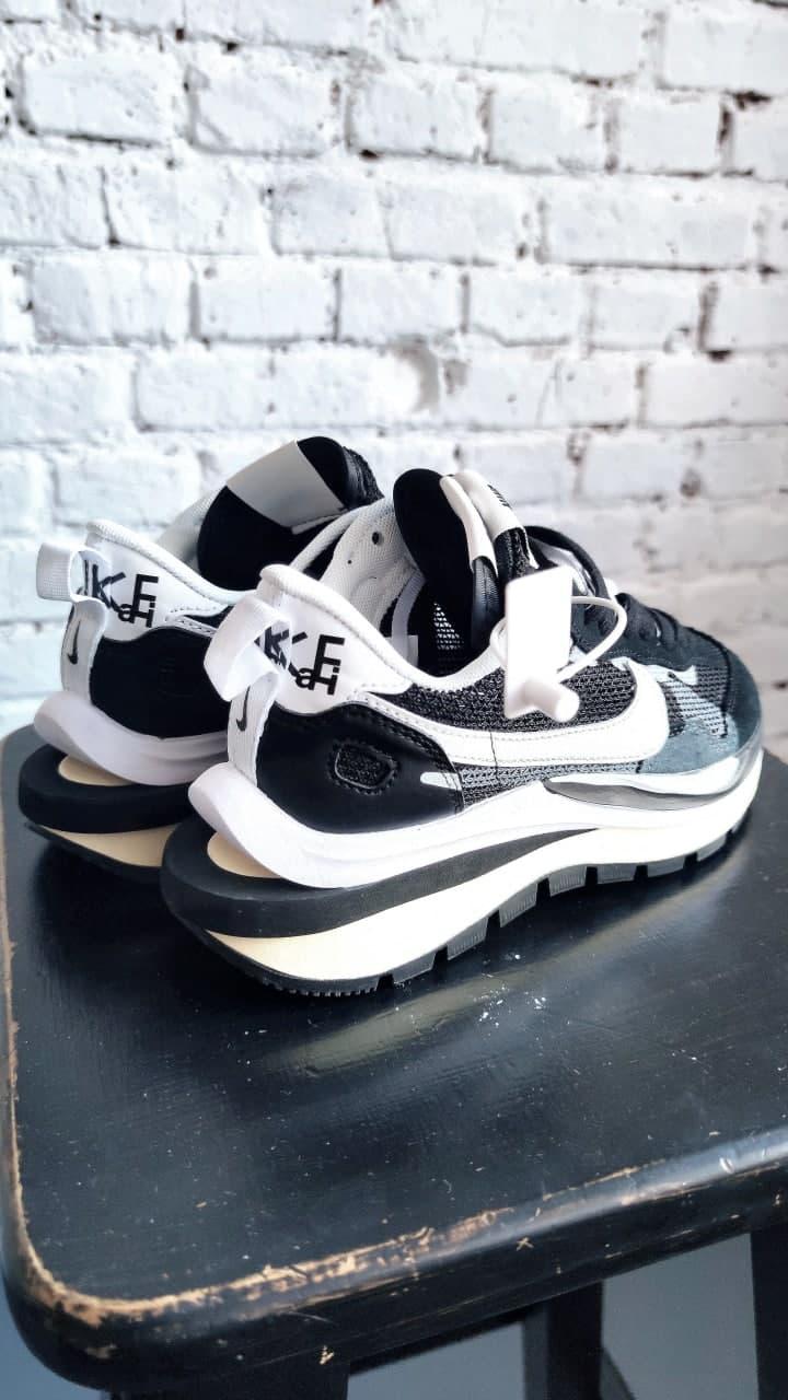 Nike VaporWaffle x Sacai Black White