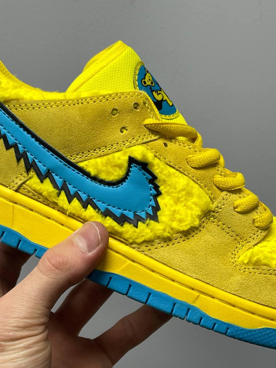 SB Dunk x Grateful Dead Bears
