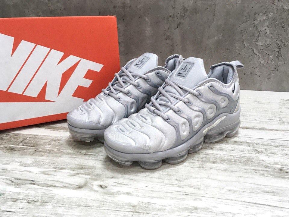 Nike Vapor Max Plus Grey
