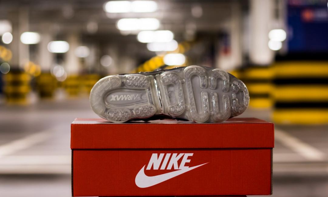 Nike Vapor Max Plus Grey