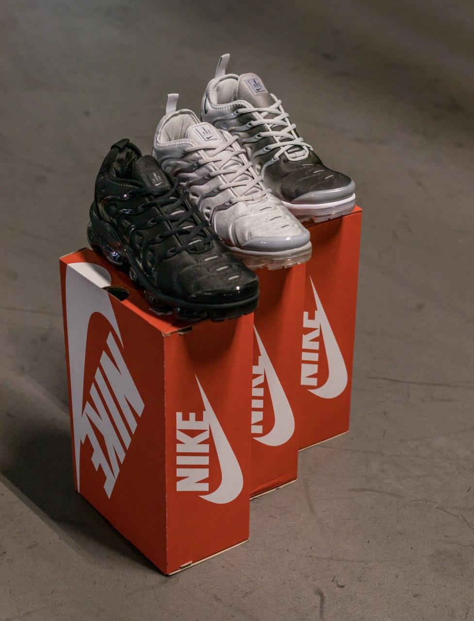 Nike Vapor Max Plus Grey