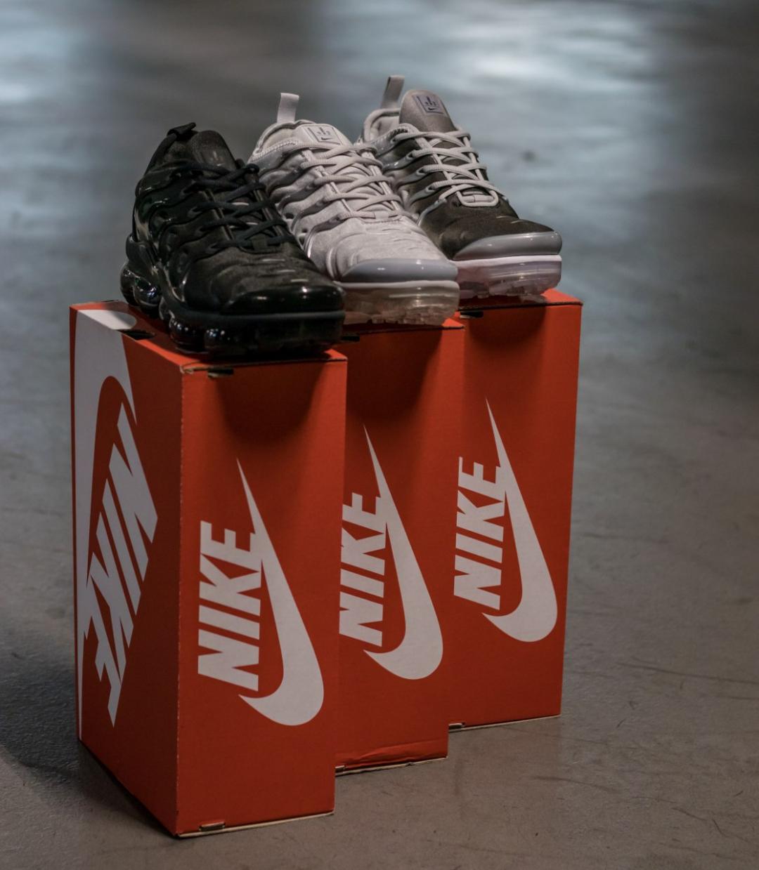 Nike Vapor Max Plus Grey