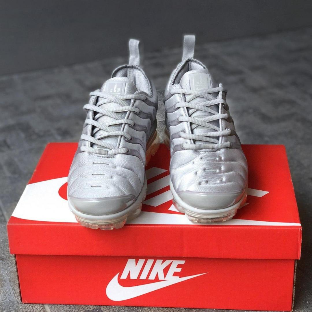 Nike Vapor Max Plus Grey