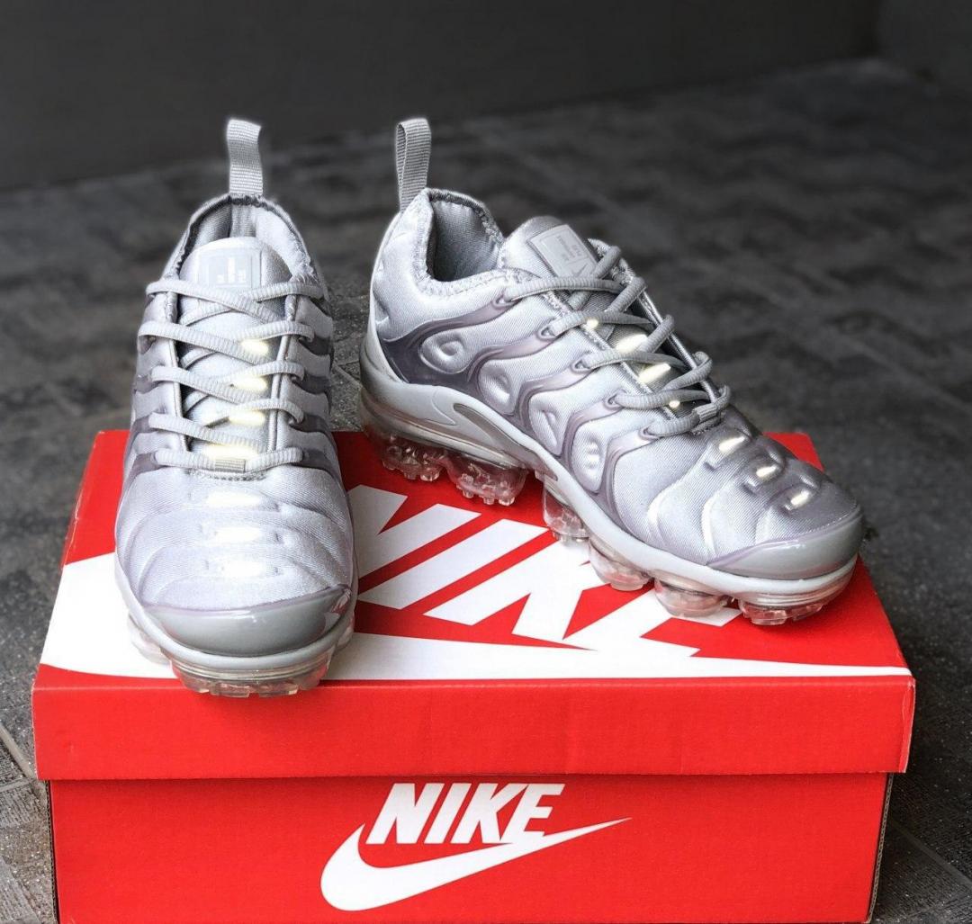 Nike Vapor Max Plus Grey