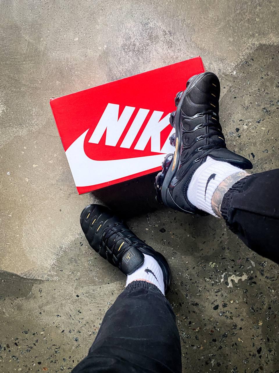 Nike Vapor Max Plus Black Gold