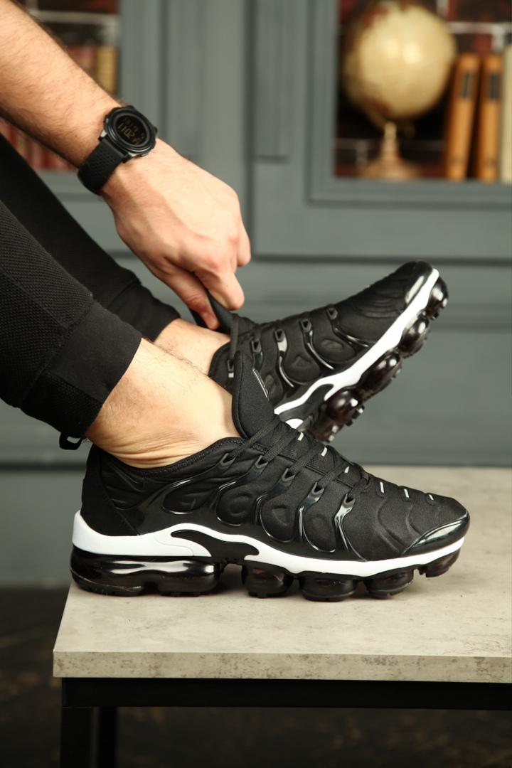 Nike Vapor Max Plus Black White