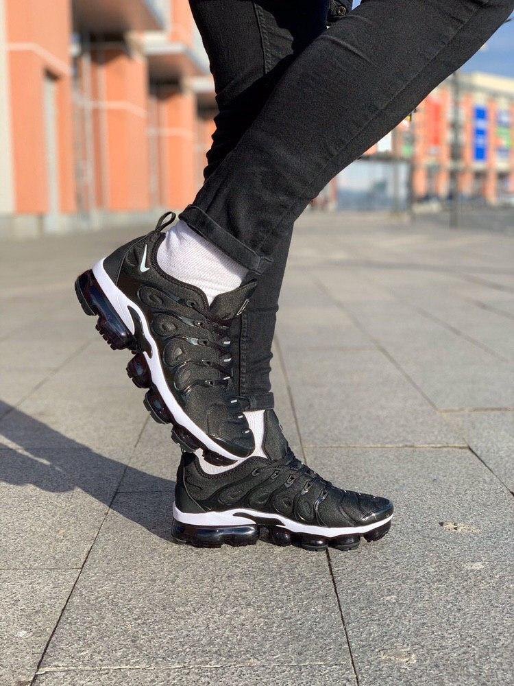 Nike Vapor Max Plus Black White