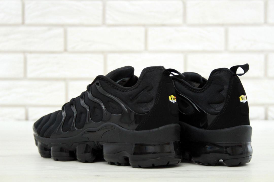 Nike Vapor Max Plus Black