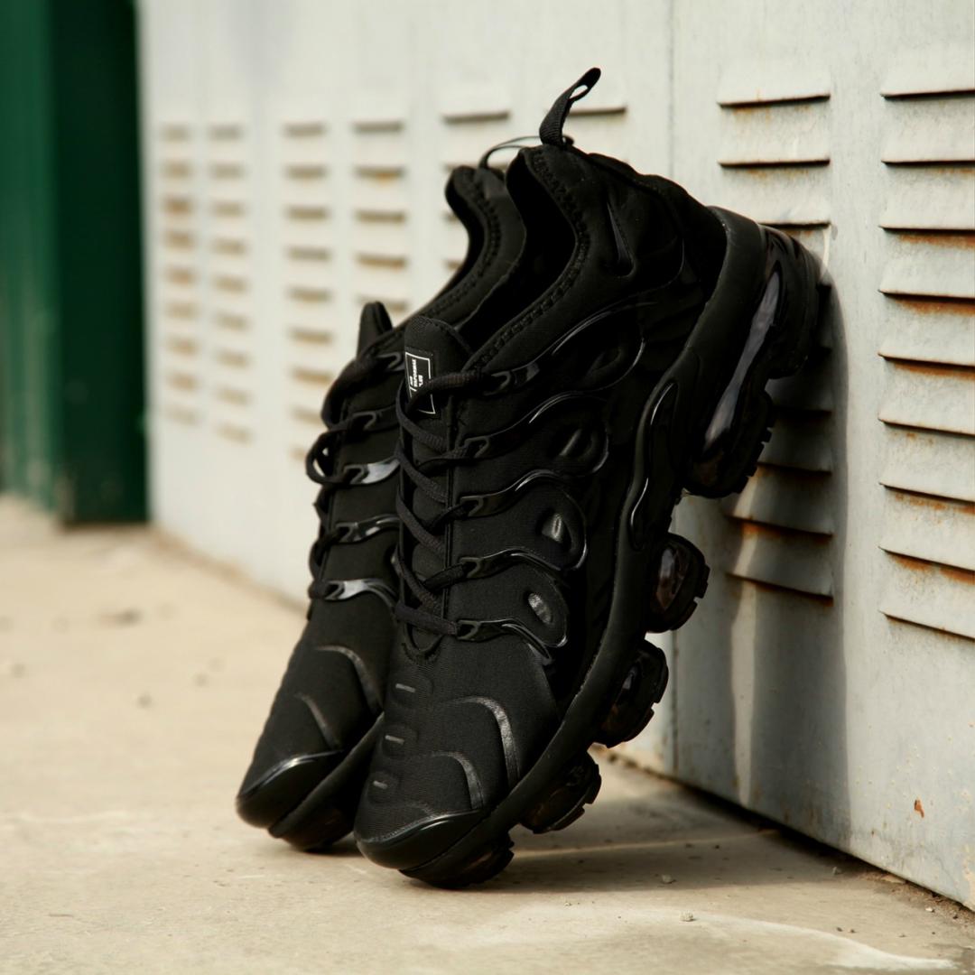 Nike Vapor Max Plus Black