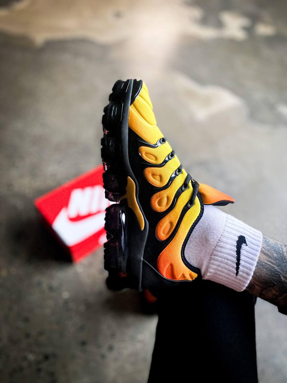 Nike Vapor Max Plus Orange