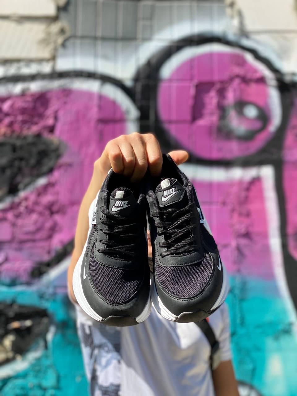 Nike Zoom Black White 4