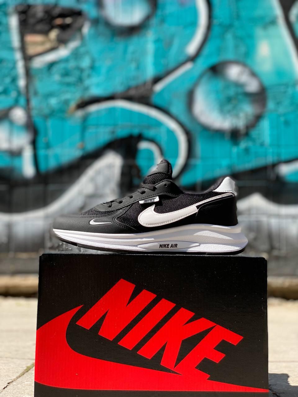 Nike Zoom Black White 4