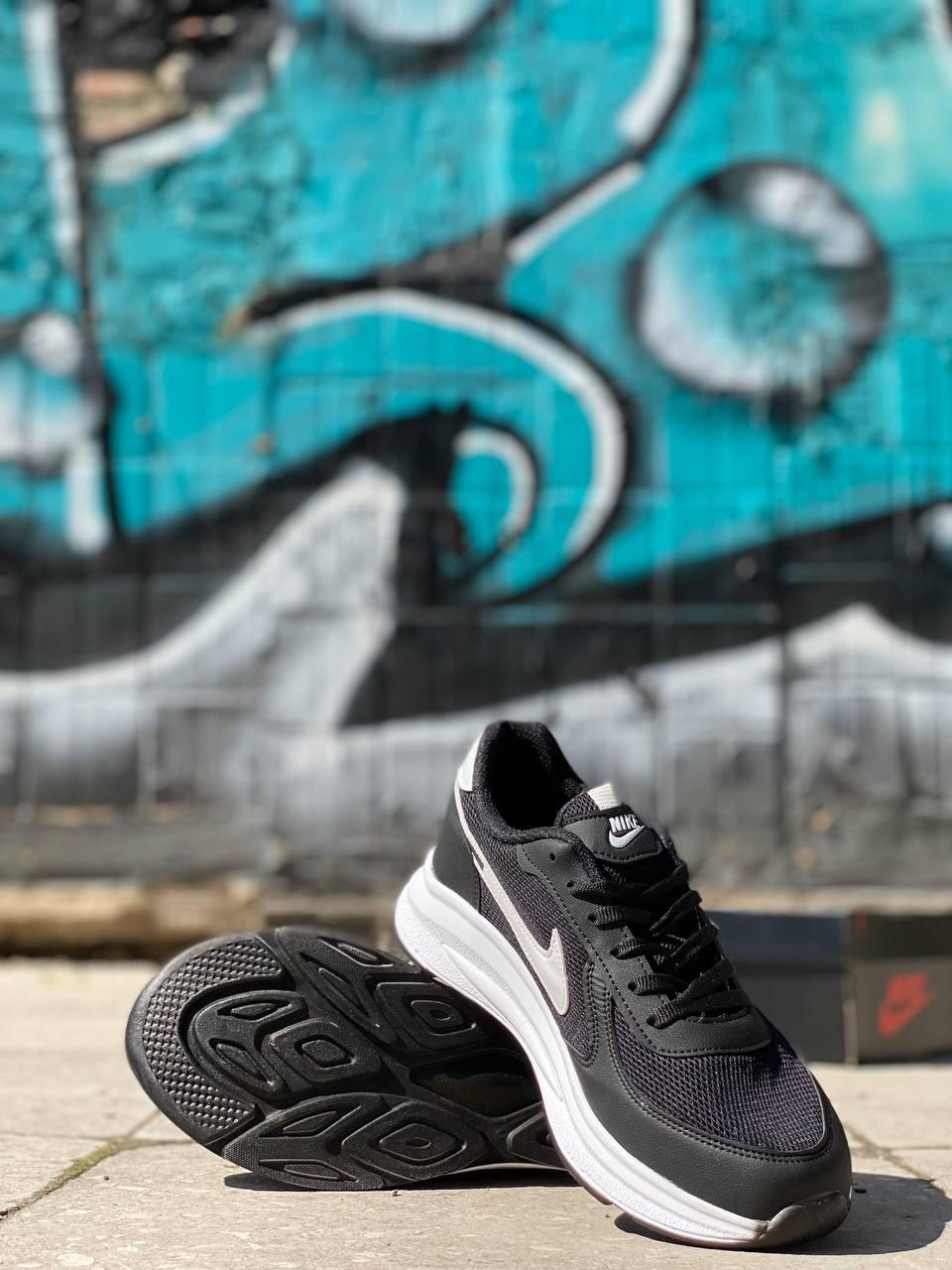 Nike Zoom Black White 4