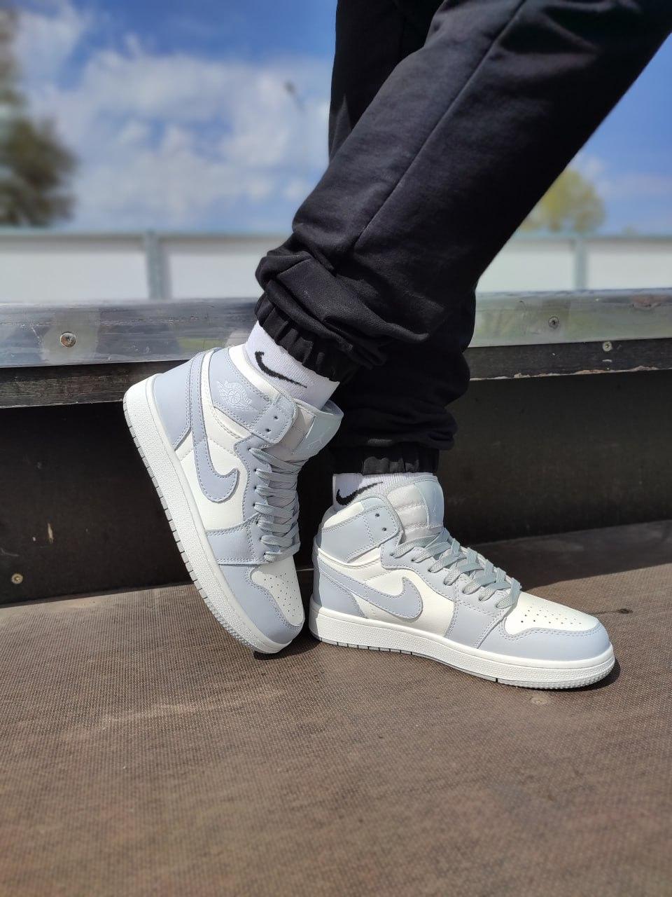 Nike Air Jordan 1 Retro Mid Light Blue