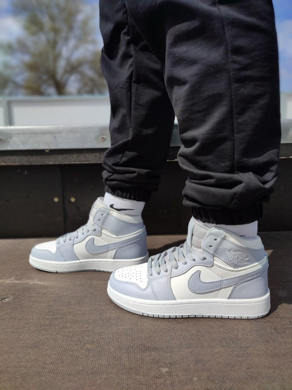 Nike Air Jordan 1 Retro Mid Light Blue