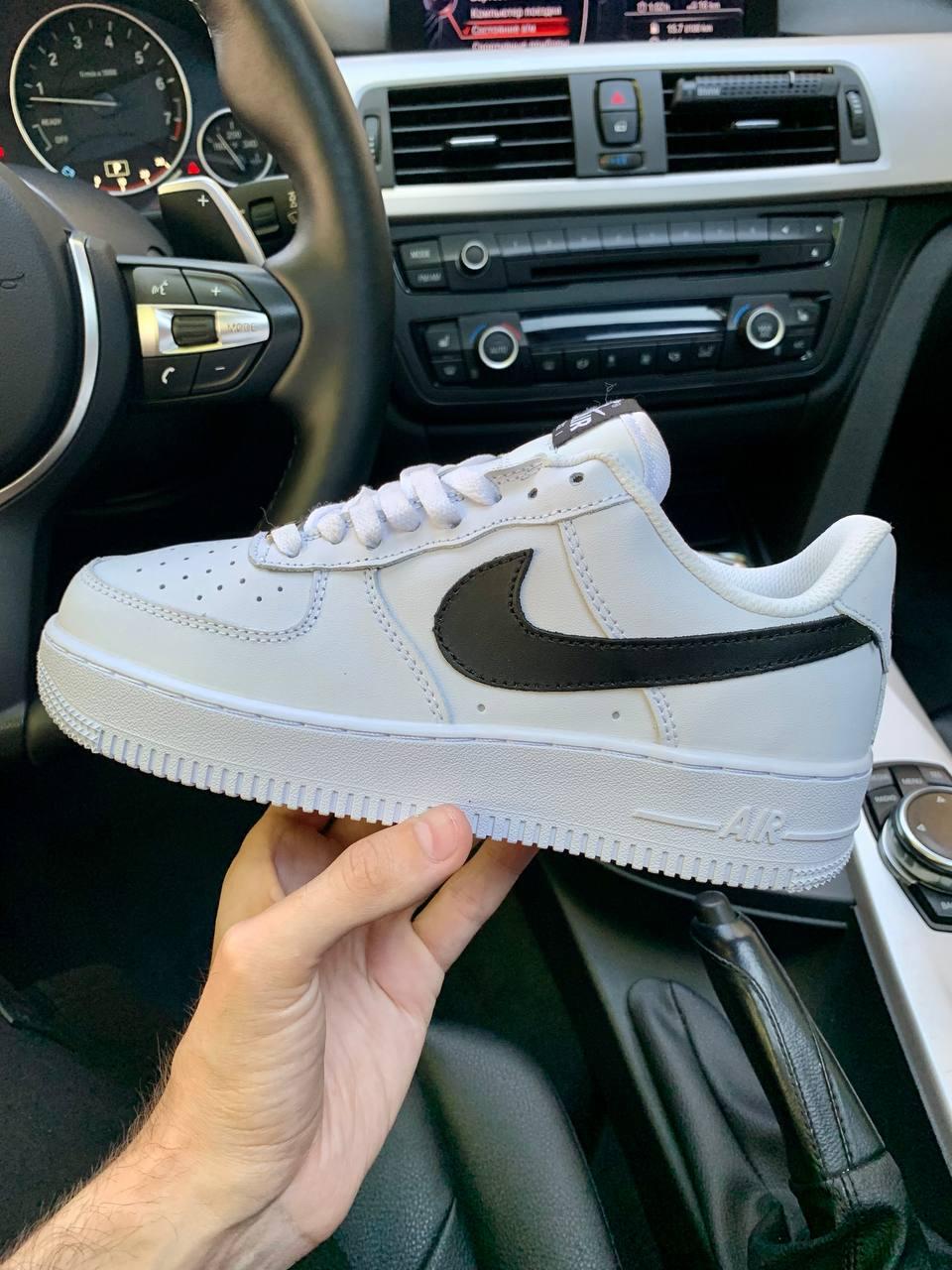 Nike Air Force 1 Low Black Swoosh