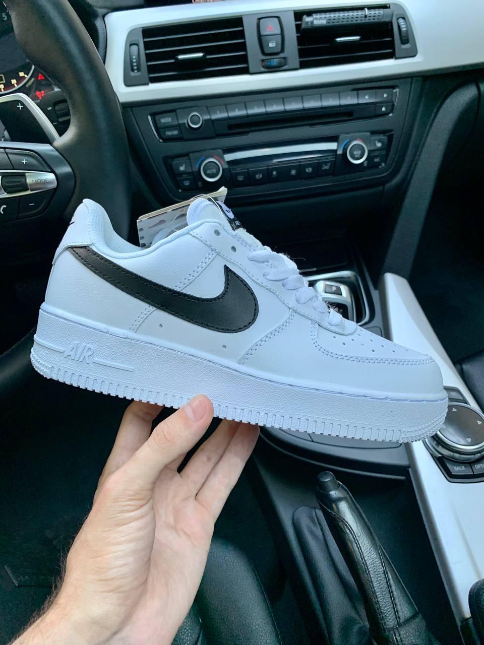 Nike Air Force 1 Low Black Swoosh