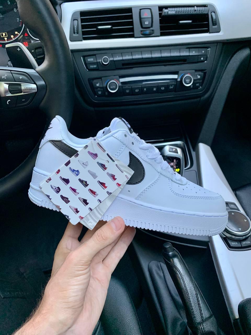 Nike Air Force 1 Low Black Swoosh