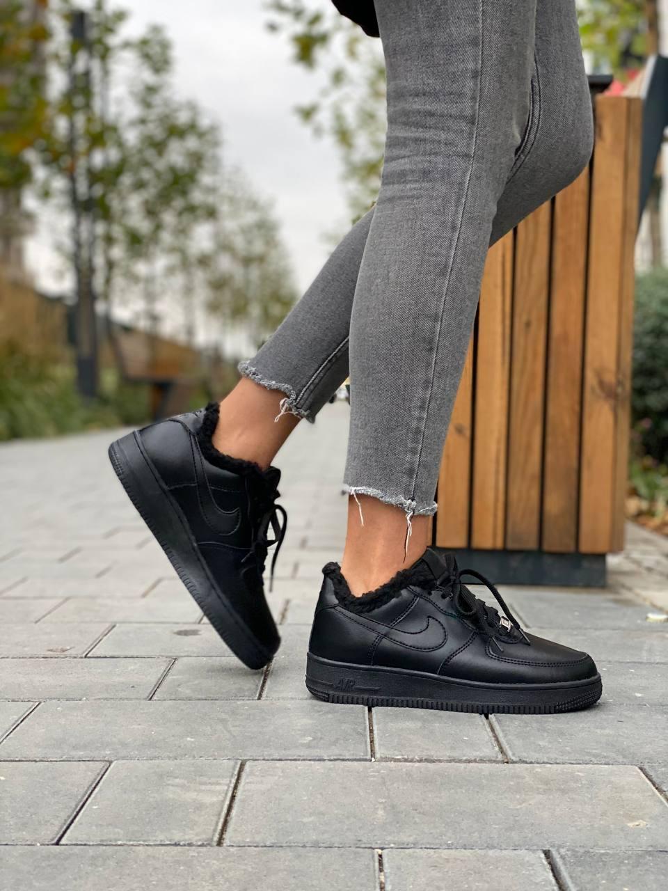Nike Air Force Low Winter Black