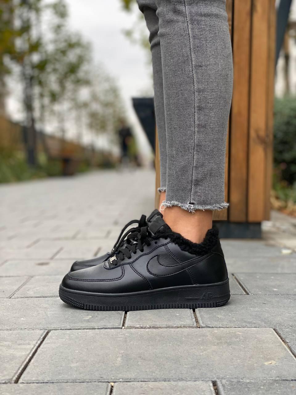 Nike Air Force Low Winter Black