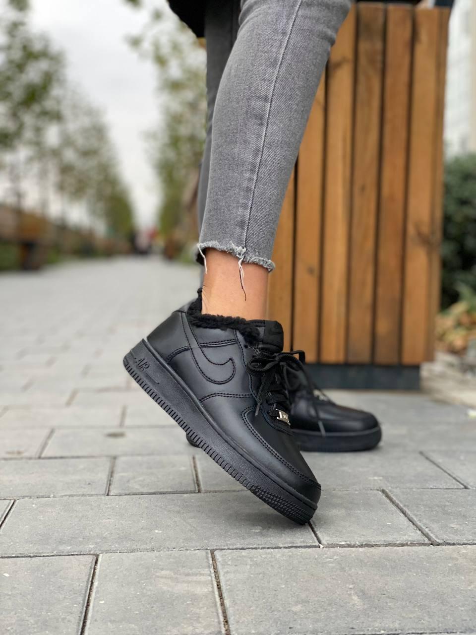 Nike Air Force Low Winter Black
