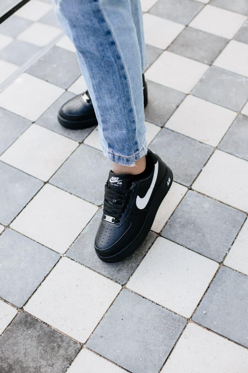Nike Air Force Low Winter Black «White Logo»