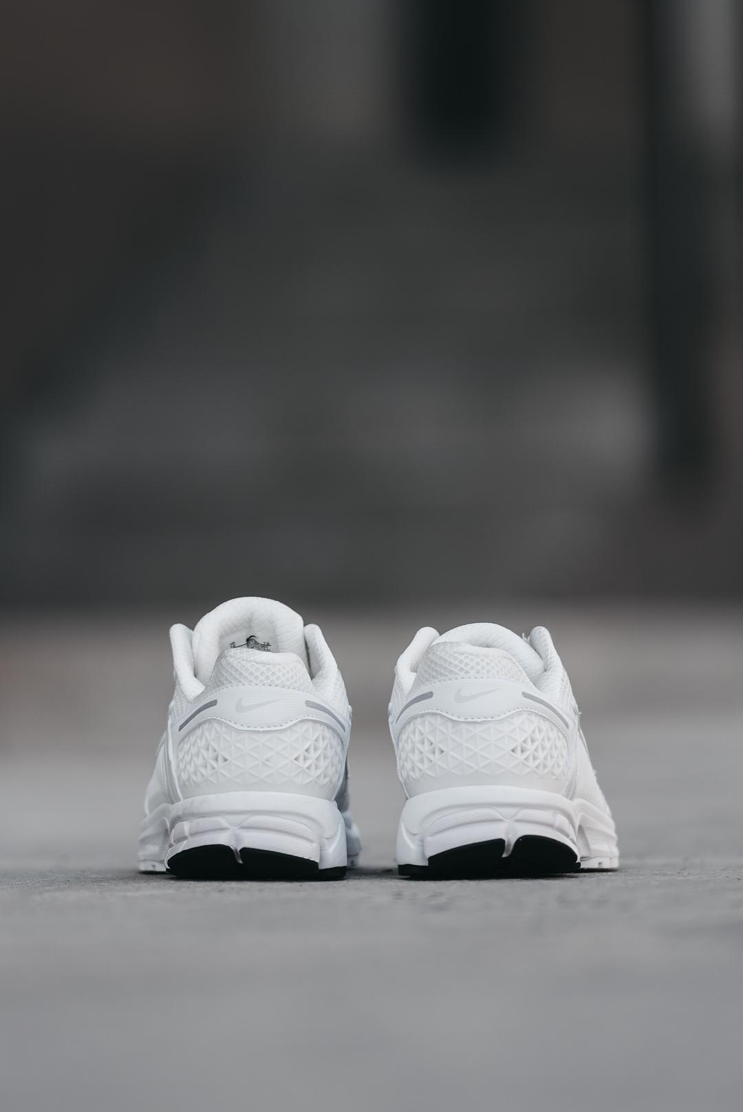 Nike Zoom Vomero 5 White