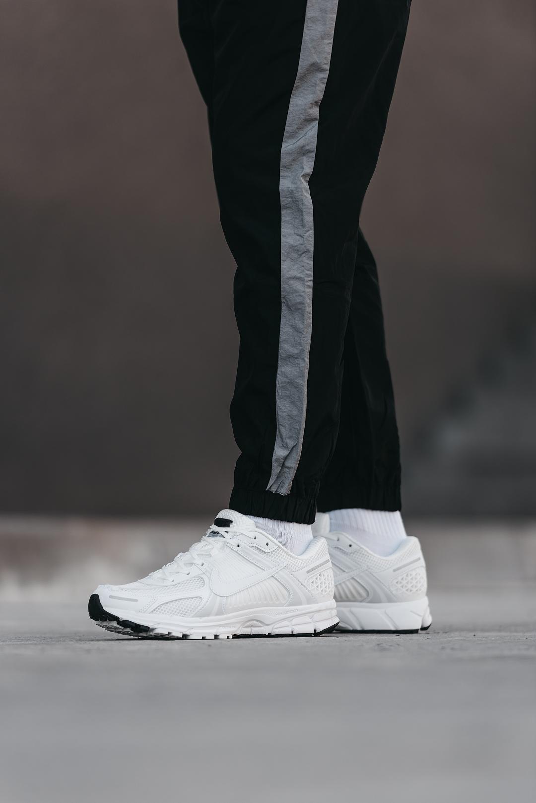 Nike Zoom Vomero 5 White