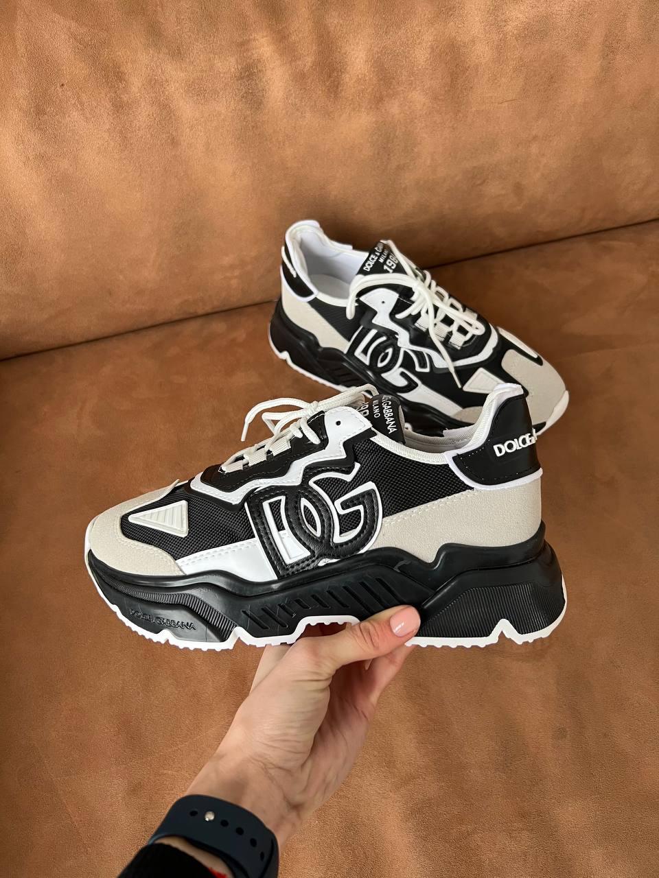 DG Daymaster Black White