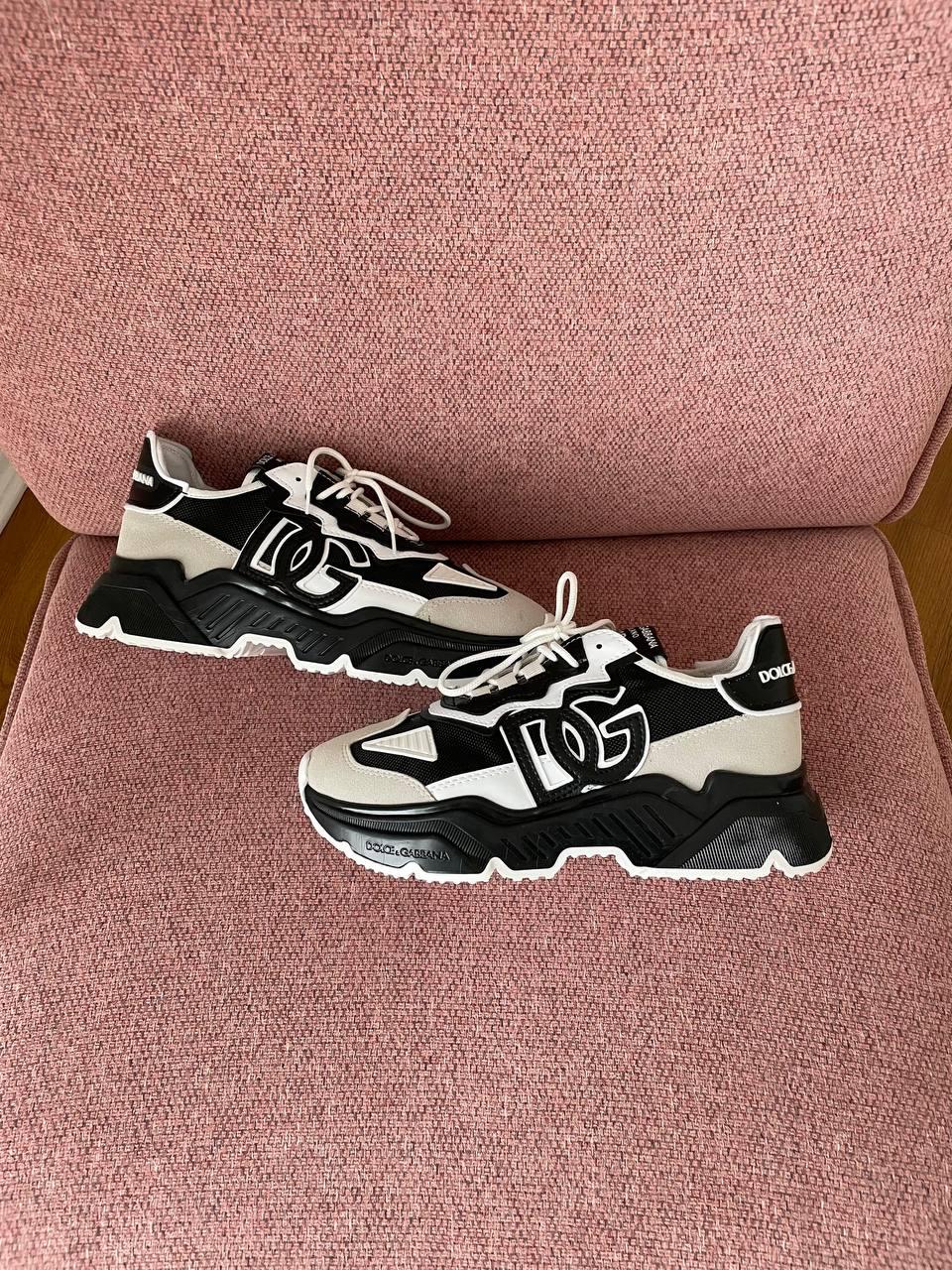 DG Daymaster Black White