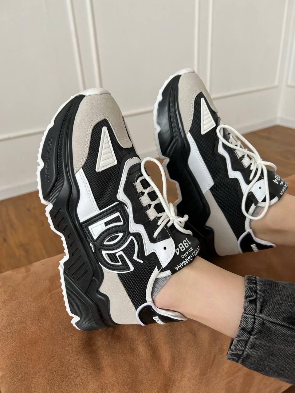 DG Daymaster Black White