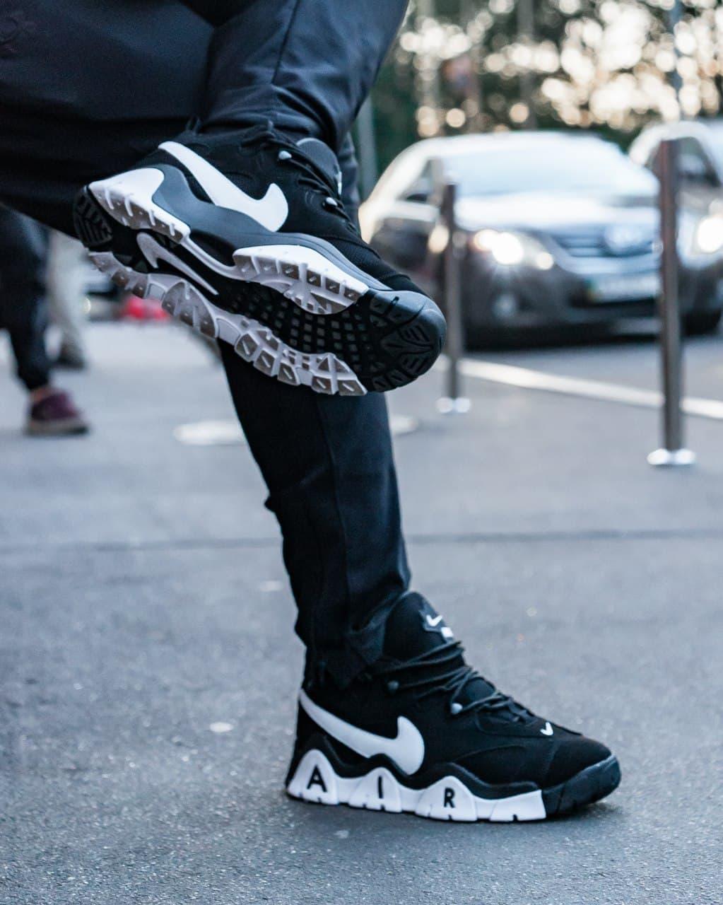 Nike Air Barrage Black White 2