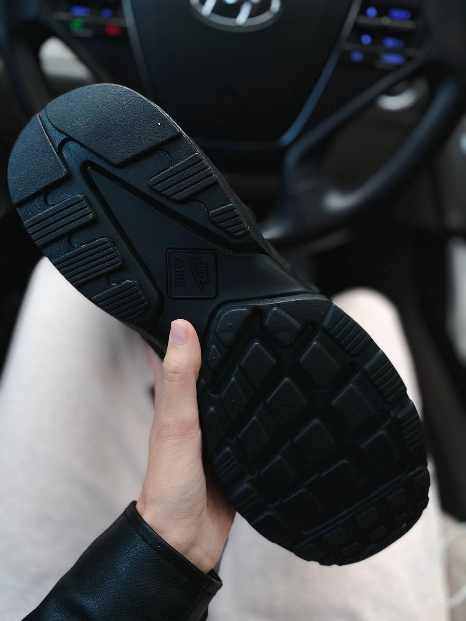Nike Air Huarache Black