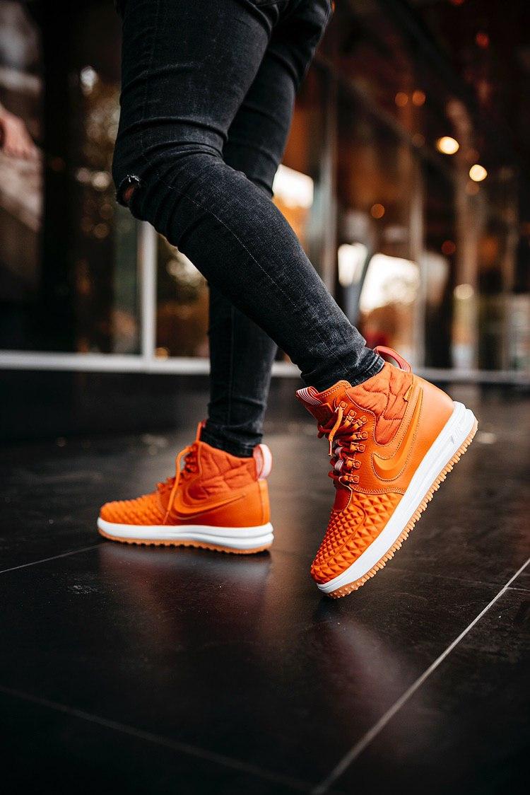 Nike Duckboot 17 Orange