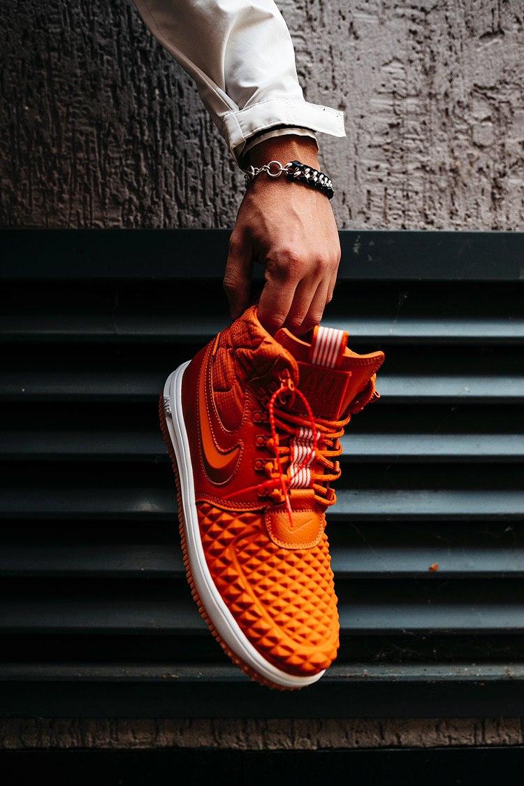 Nike Duckboot 17 Orange
