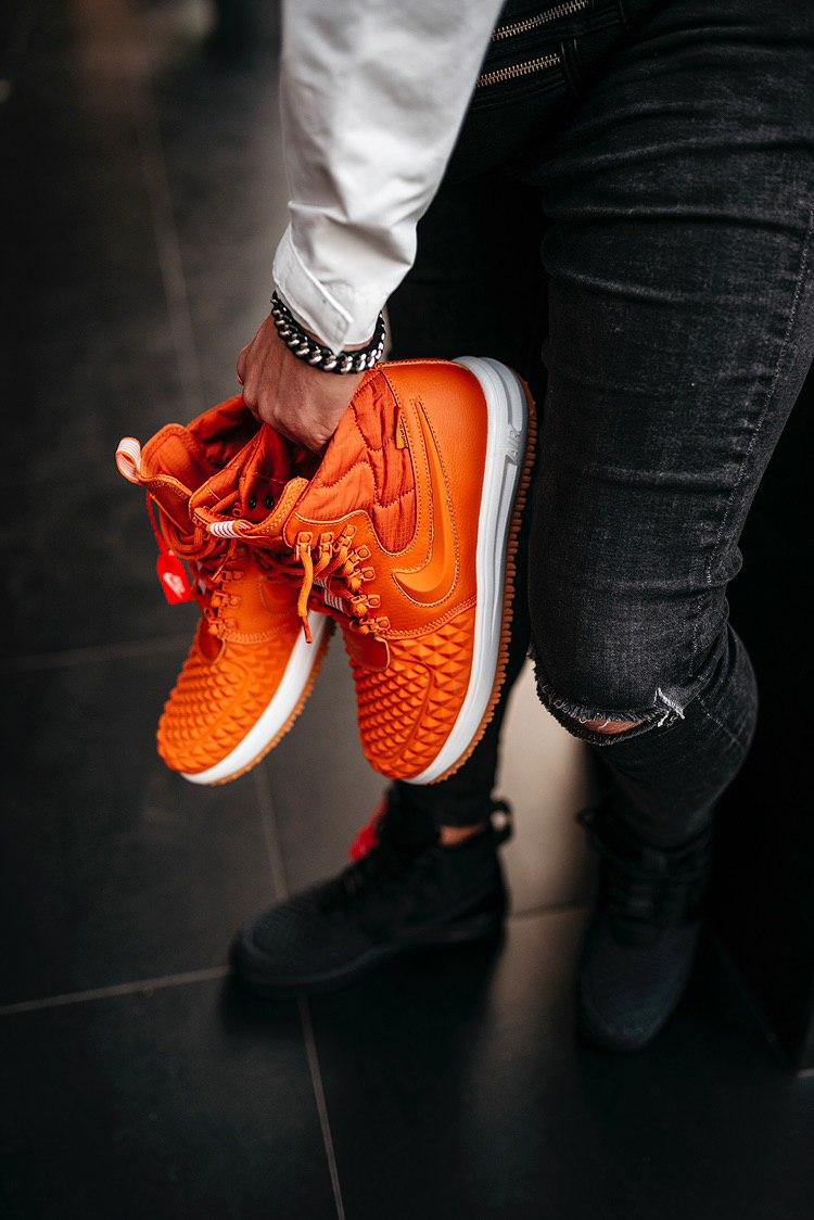 Nike Duckboot 17 Orange