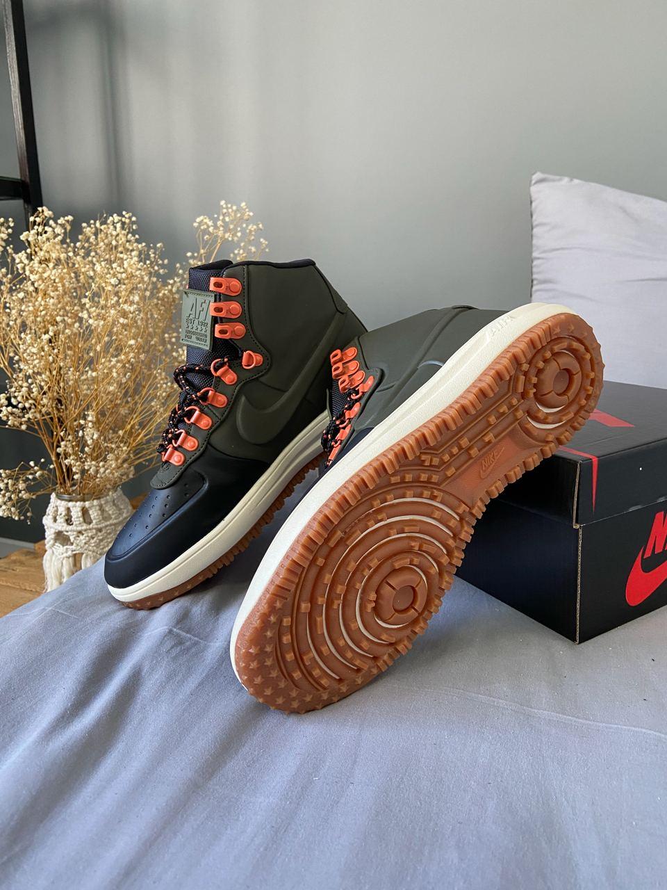 Nike Duckboot 18 Black Sequoia